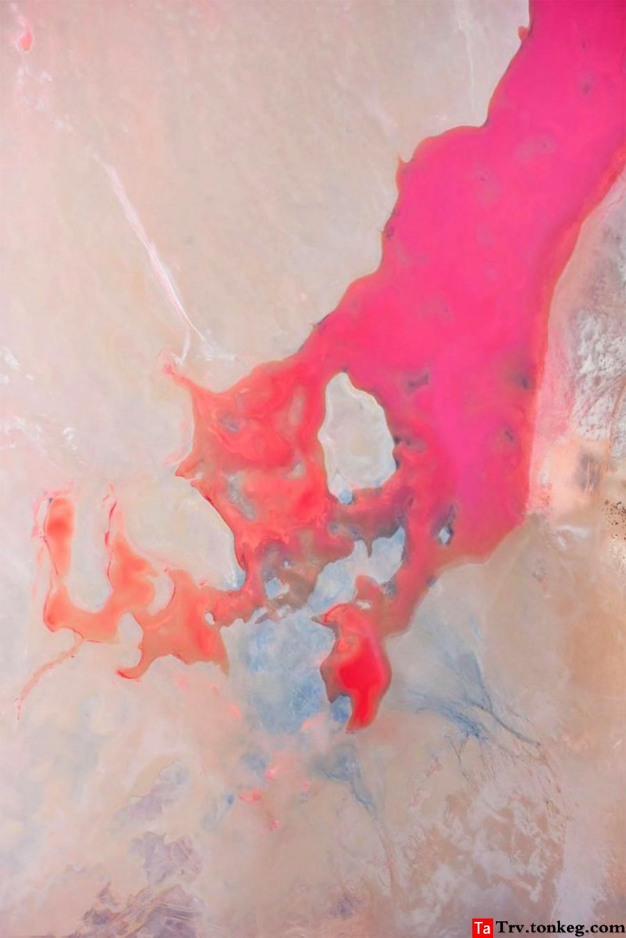 红色的赫特泻湖